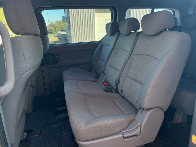 hyundai-h-1-2018-66-22