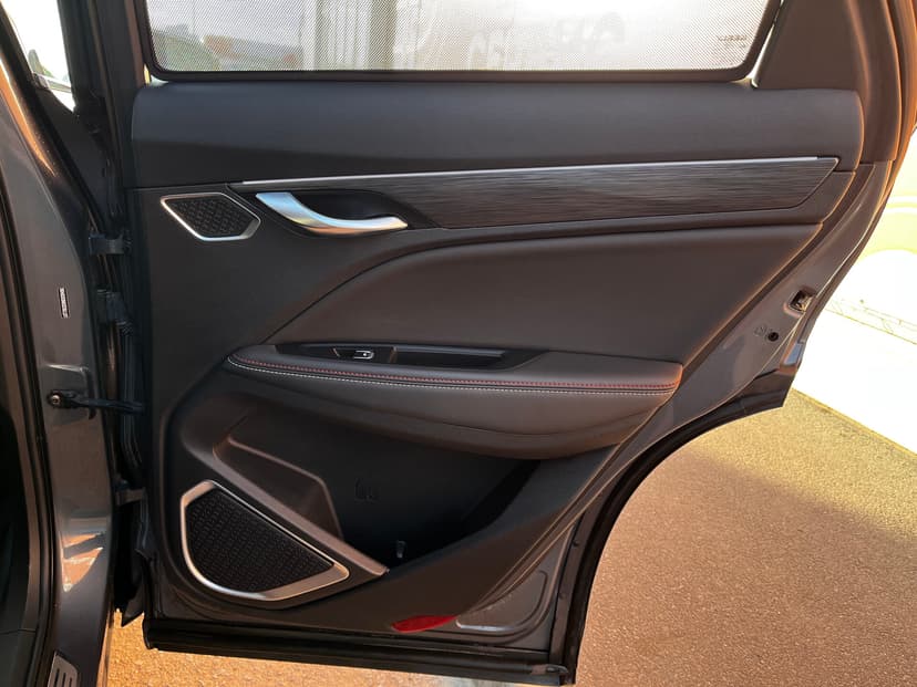 geely-tugella-2022-887-34