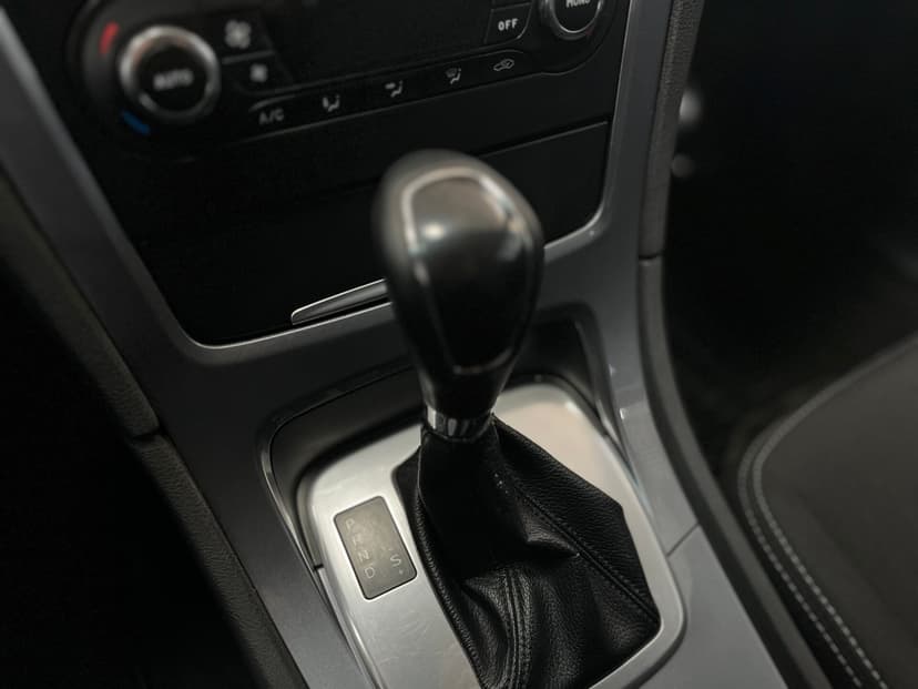 ford-mondeo-2012-1021-16