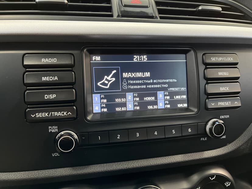 kia-rio x-line-2017-1219-16