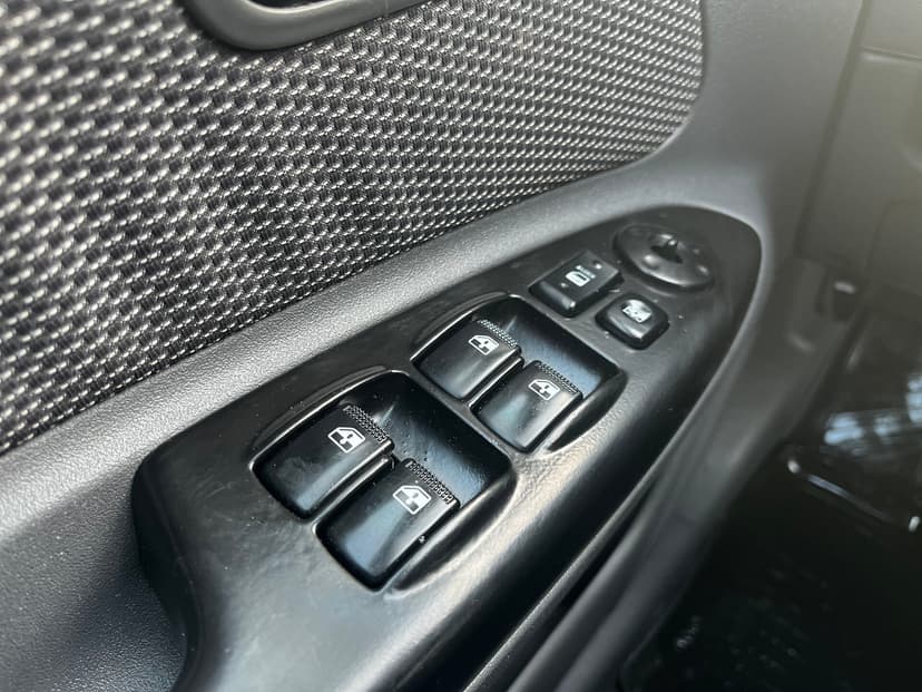 kia-rio-2011-1011-16