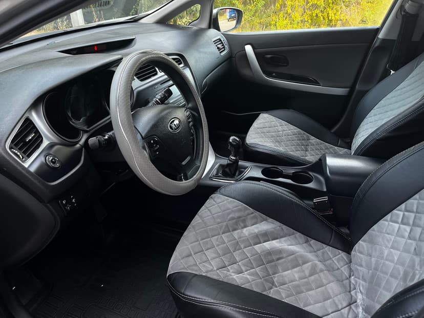 kia-ceed-2012-434-17