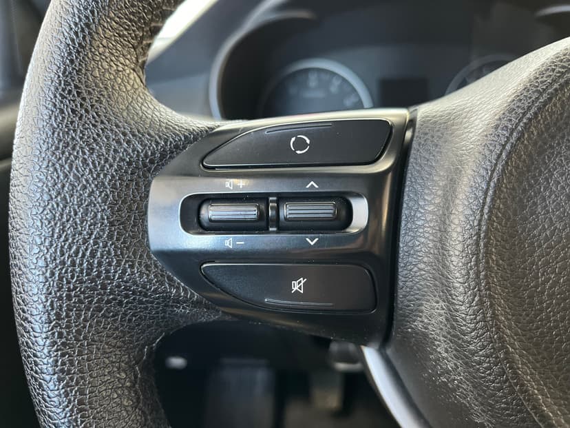 kia-rio x-line-2017-1219-12