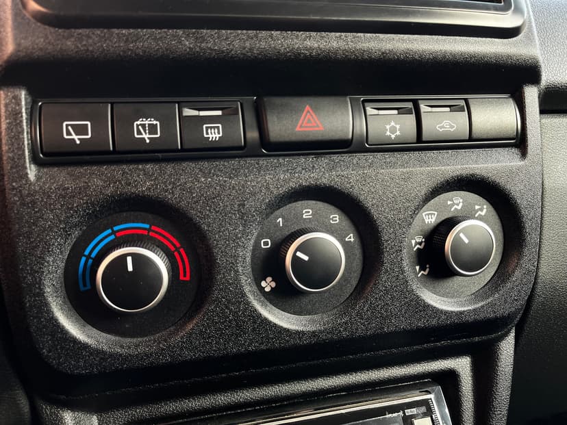 ваз (lada)-niva legend-2023-558-11