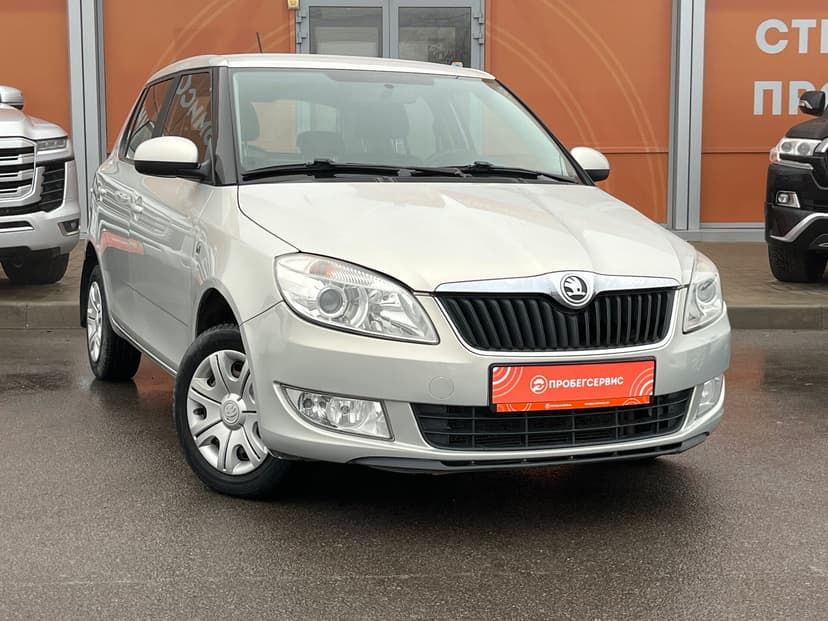 skoda-fabia-2013-700-2