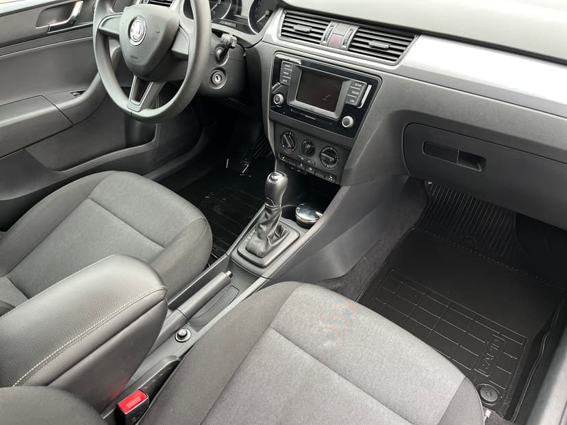 skoda-rapid-2017-873-20