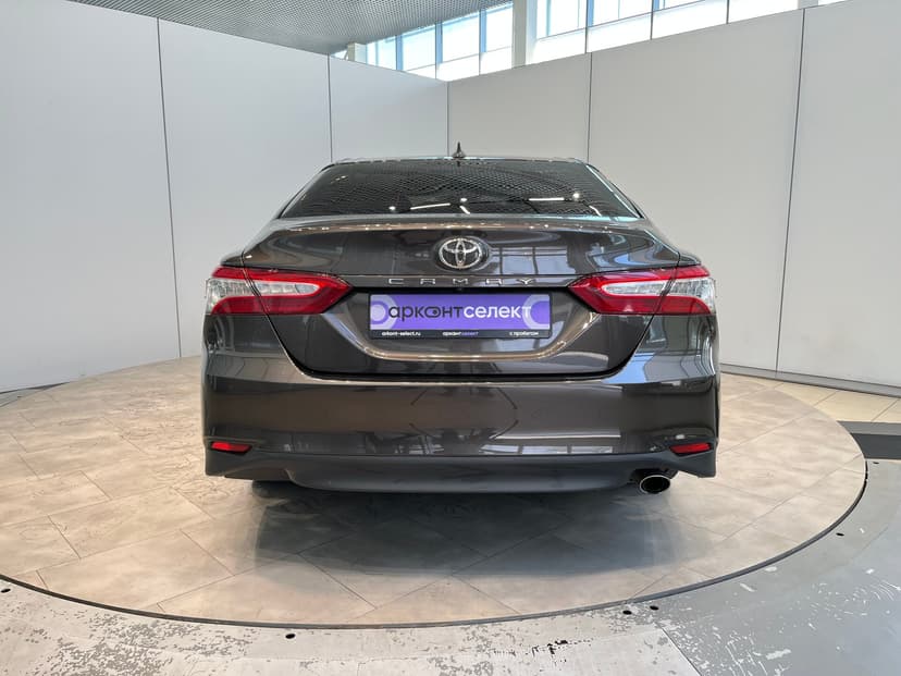 toyota-camry-2019-939-5