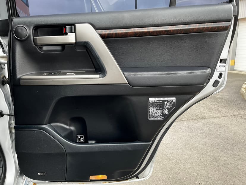 toyota-land cruiser-2011-771-24