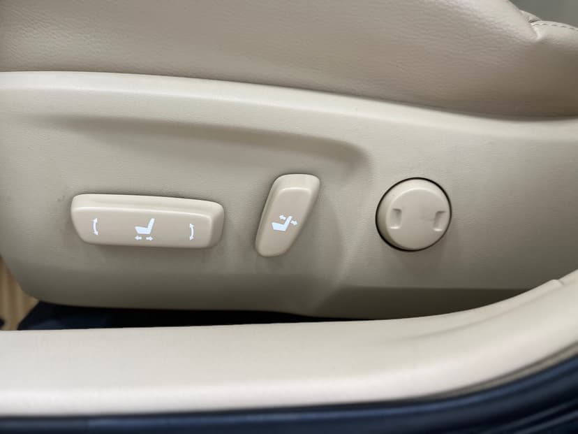 toyota-camry-2015-1332-23