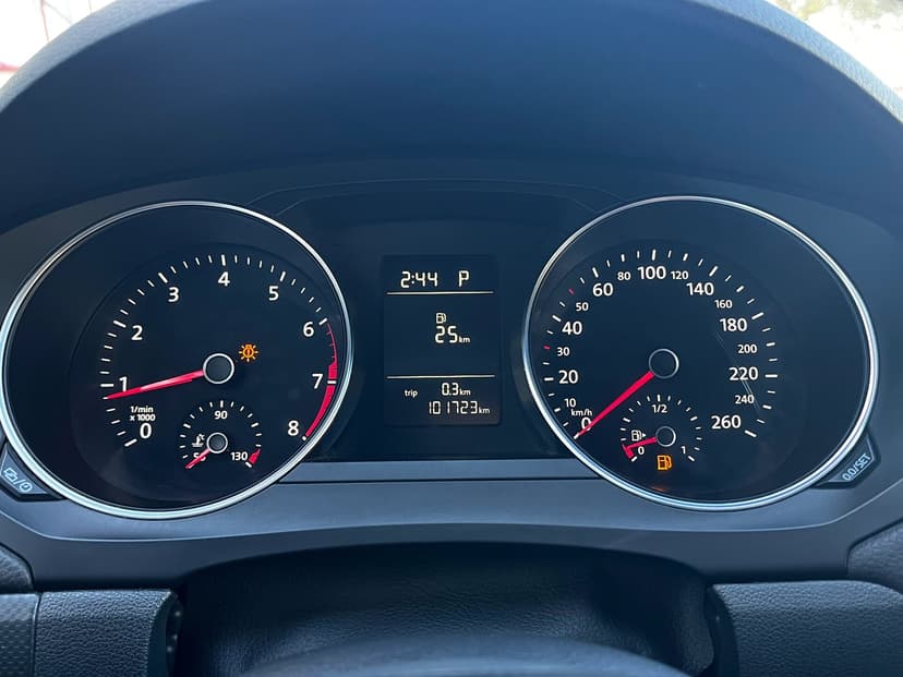 volkswagen-jetta-2015-390-25