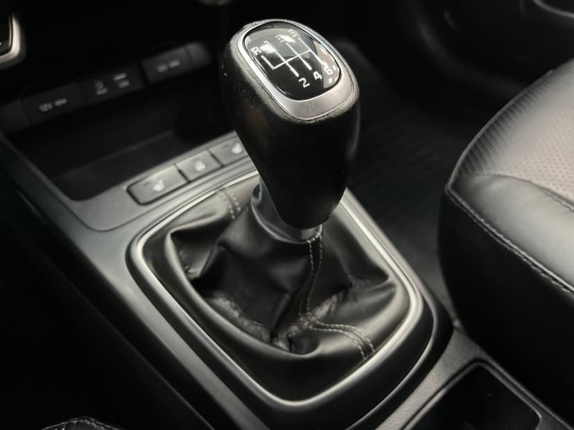 kia-rio x-line-2017-1219-19