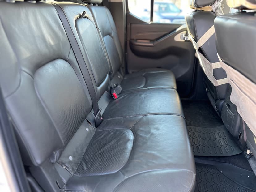 nissan-navara-2010-1193-21