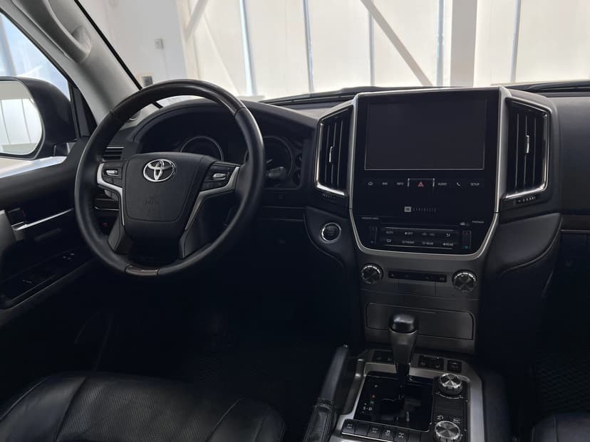 toyota-land cruiser-2015-6-11