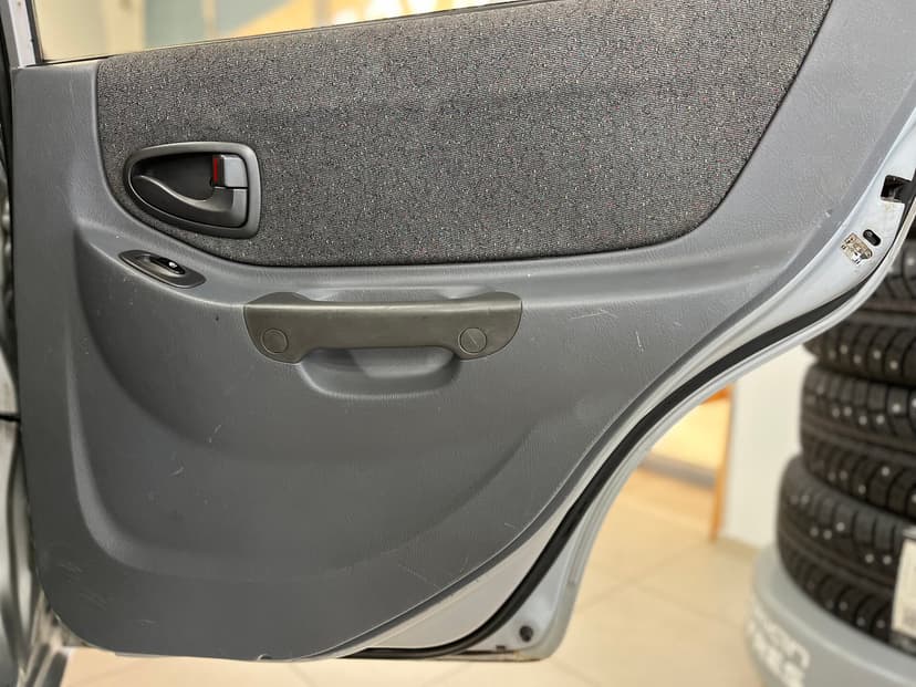 hyundai-accent-2004-1051-24