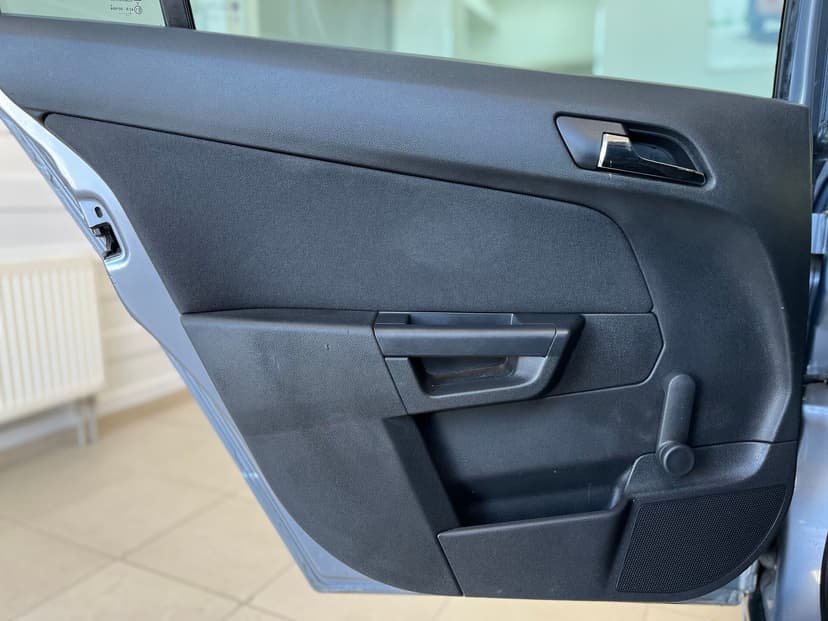 opel-astra-2008-1281-24