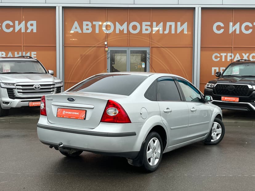 ford-focus-2006-669-4