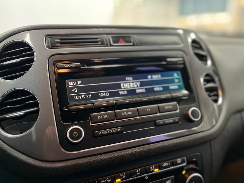 volkswagen-tiguan-2012-1065-14