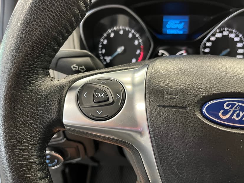 ford-focus-2012-25-11