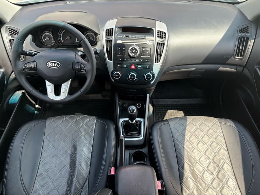 kia-ceed-2011-132-10