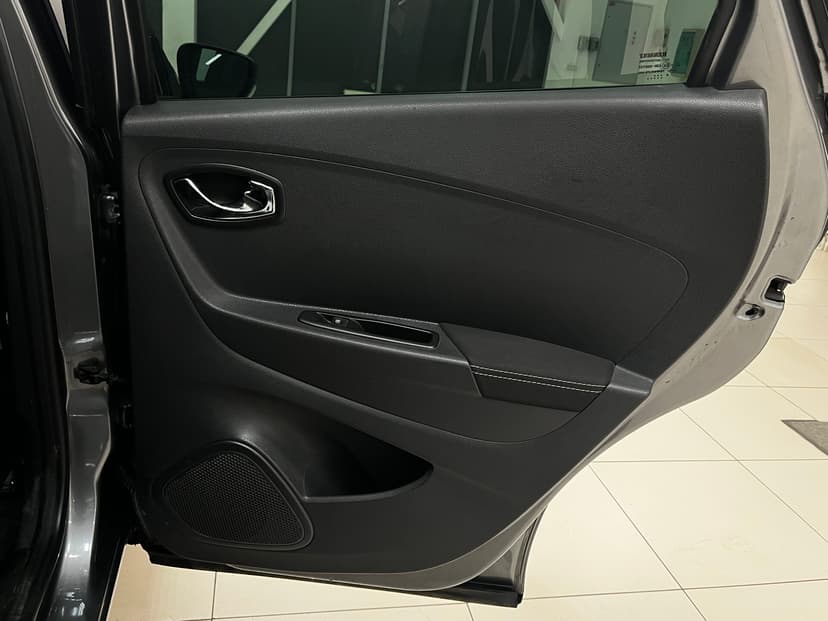 renault-kaptur-2018-732-26