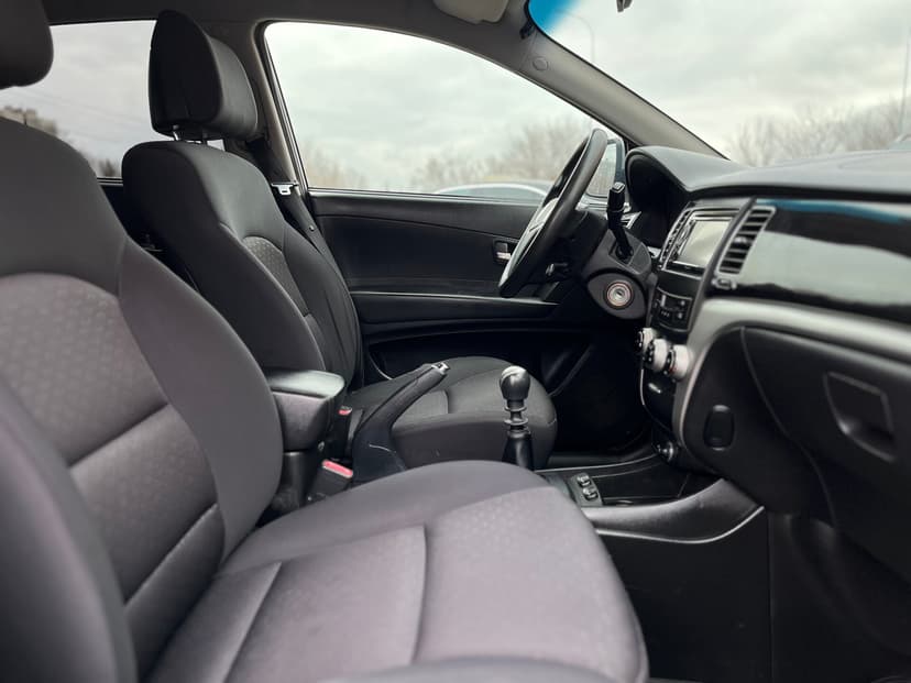 ssangyong-actyon-2012-875-22