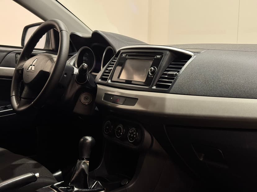 mitsubishi-lancer-2013-974-11