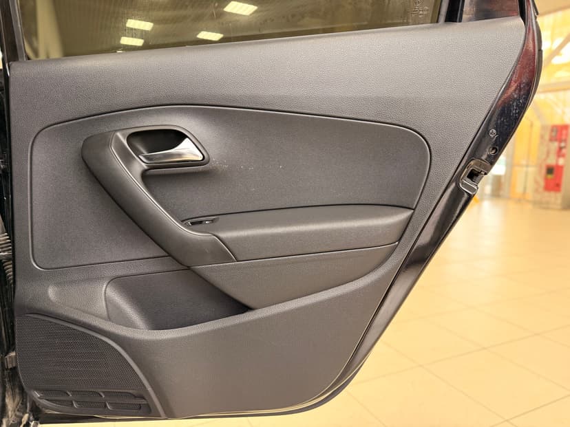 volkswagen-polo-2013-870-25