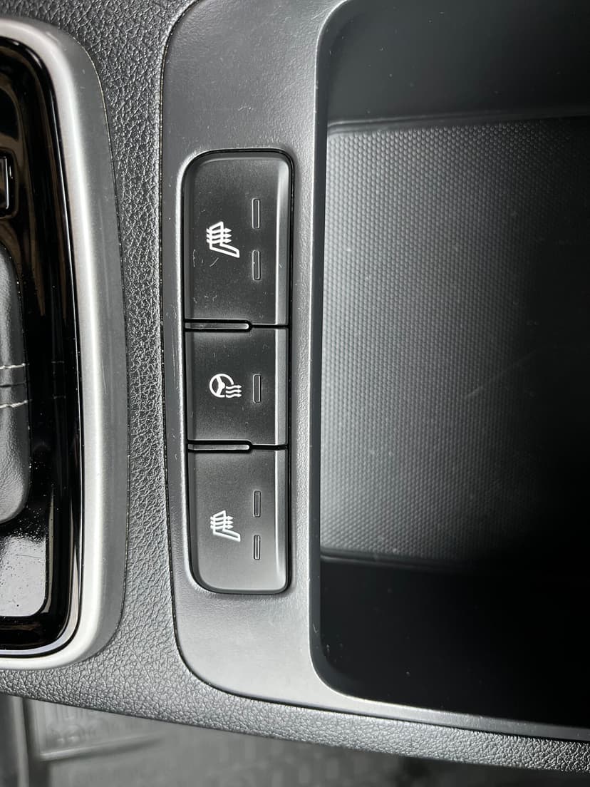 kia-rio x-2021-708-14