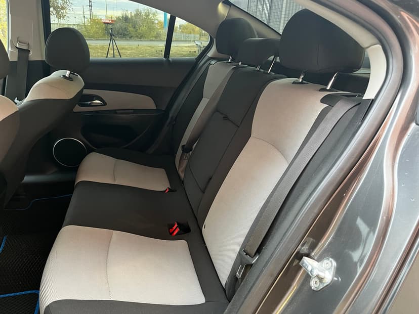 chevrolet-cruze-2011-435-21