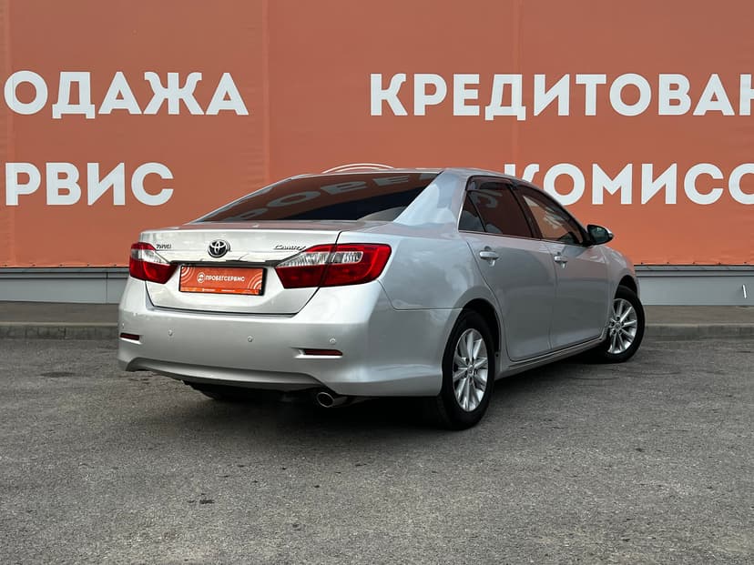 toyota-camry-2012-626-4