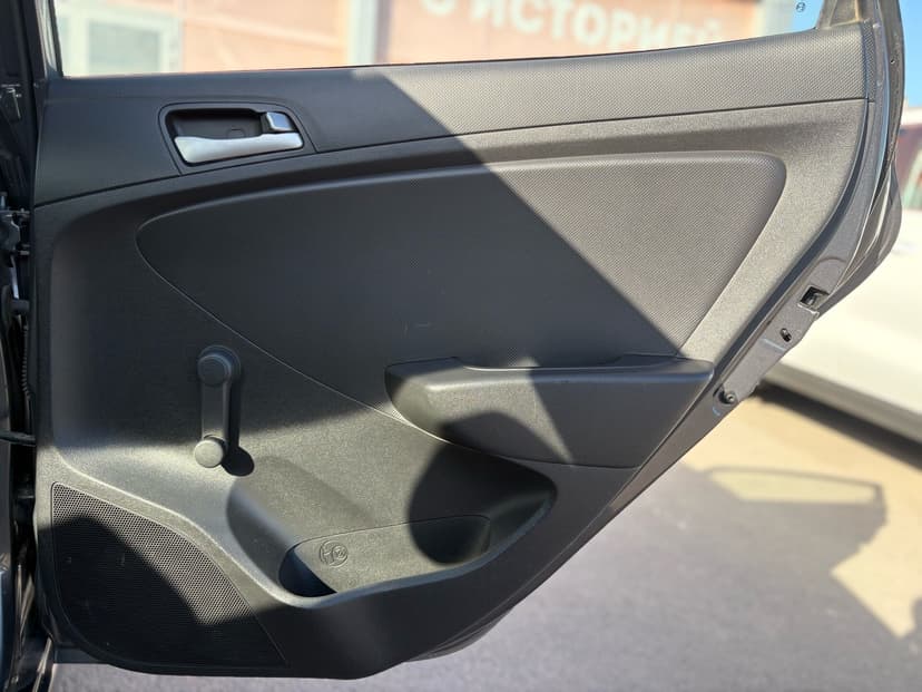 hyundai-solaris-2014-120-26