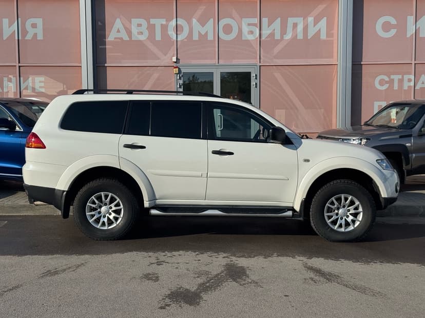 mitsubishi-pajero sport-2010-113-3