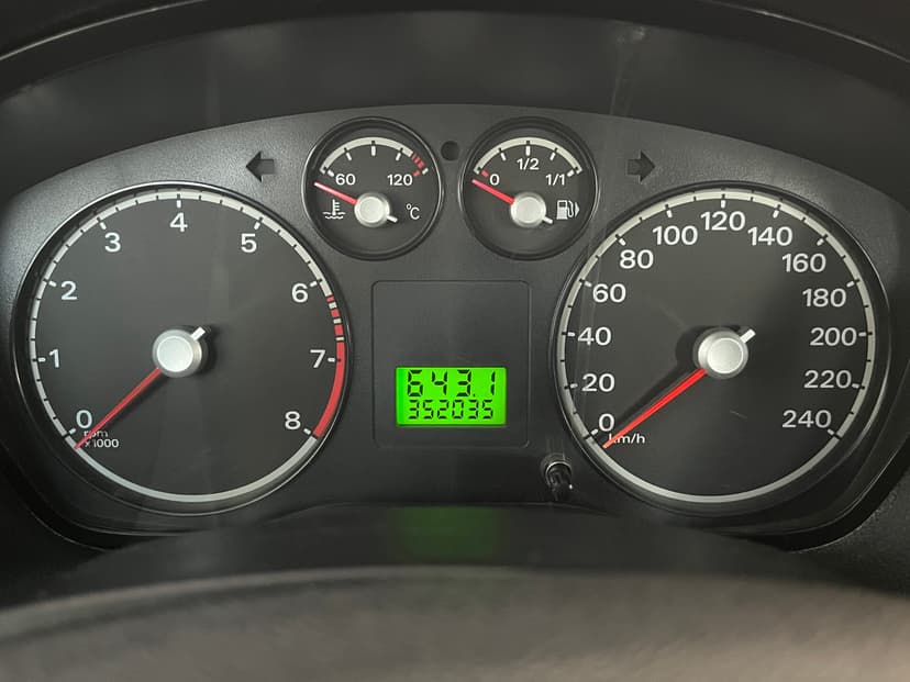 ford-focus-2006-1055-10