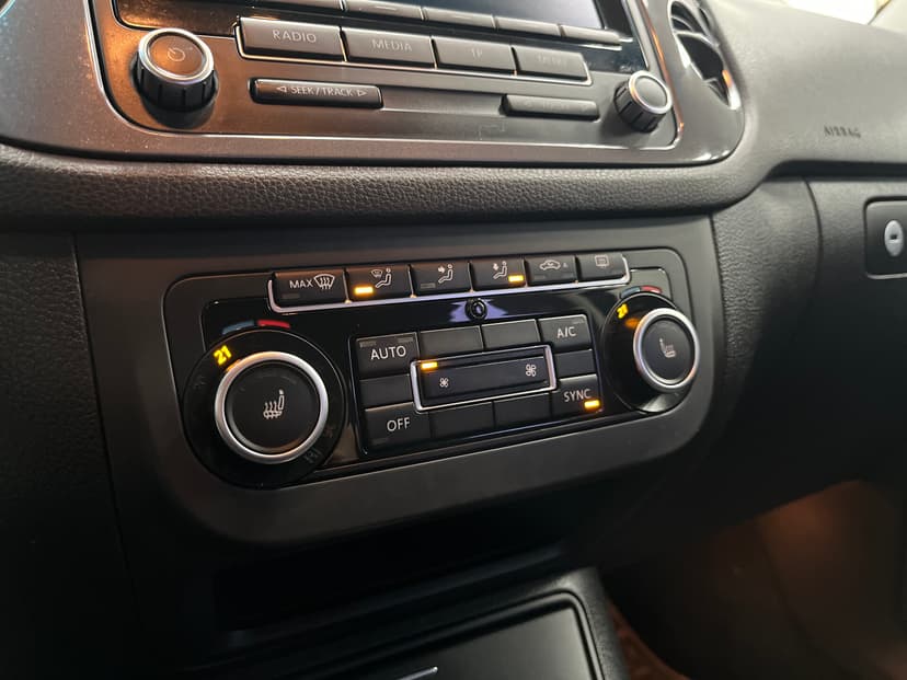 volkswagen-tiguan-2012-1065-15