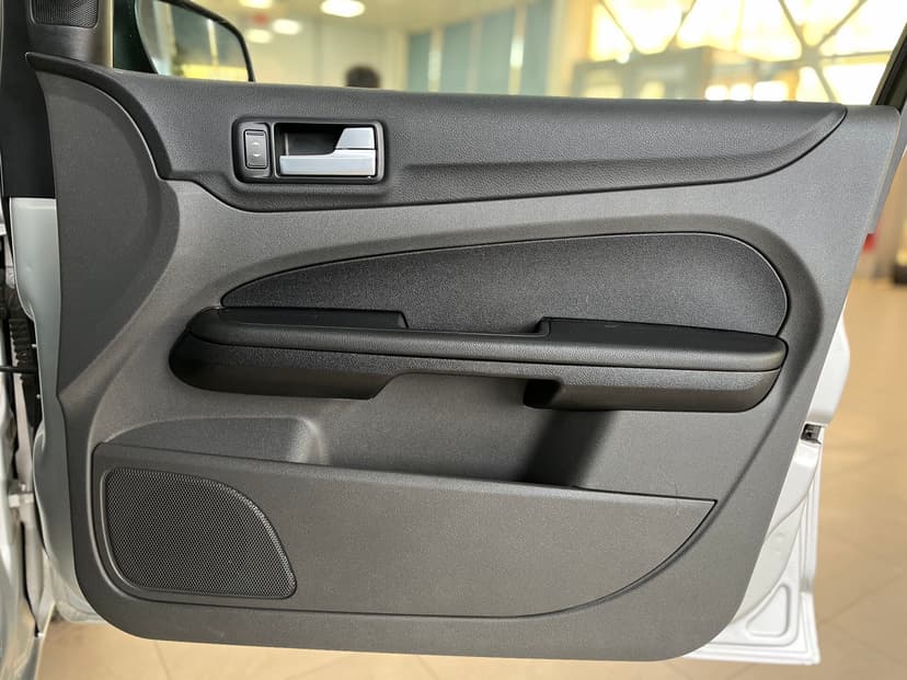 ford-focus-2006-1055-19