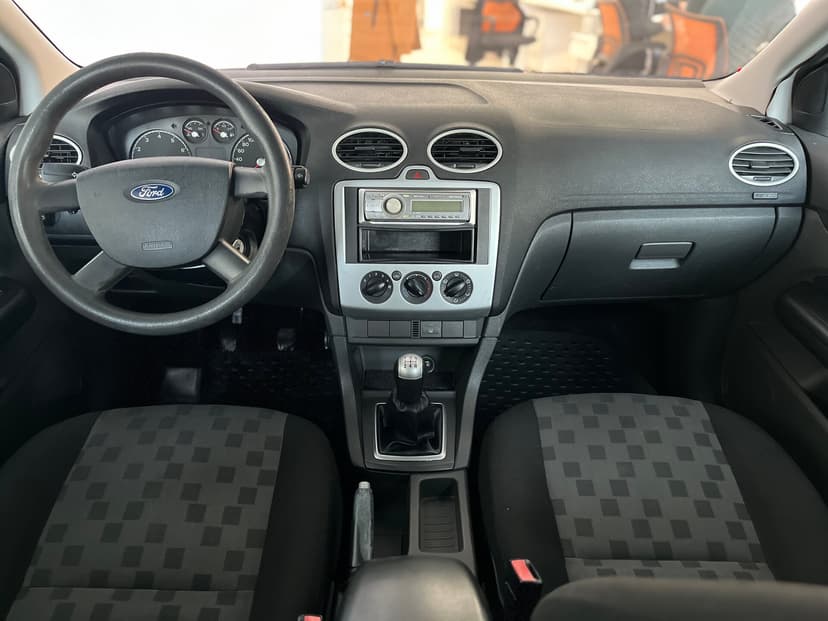 ford-focus-2006-1055-8