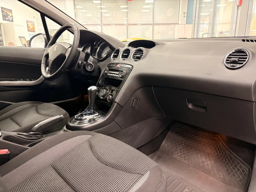 peugeot-408-2012-432-19