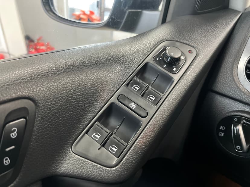 volkswagen-tiguan-2012-1065-19