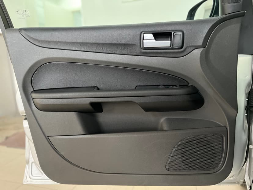 ford-focus-2006-1055-18