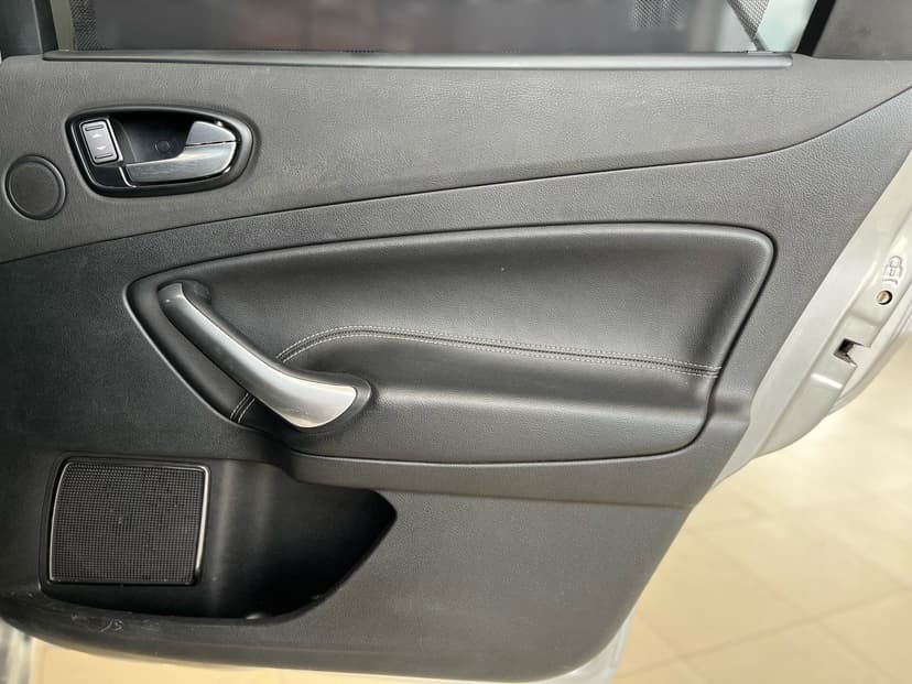 ford-mondeo-2008-109-30
