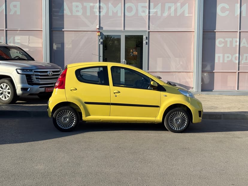 peugeot-107-2011-156-3