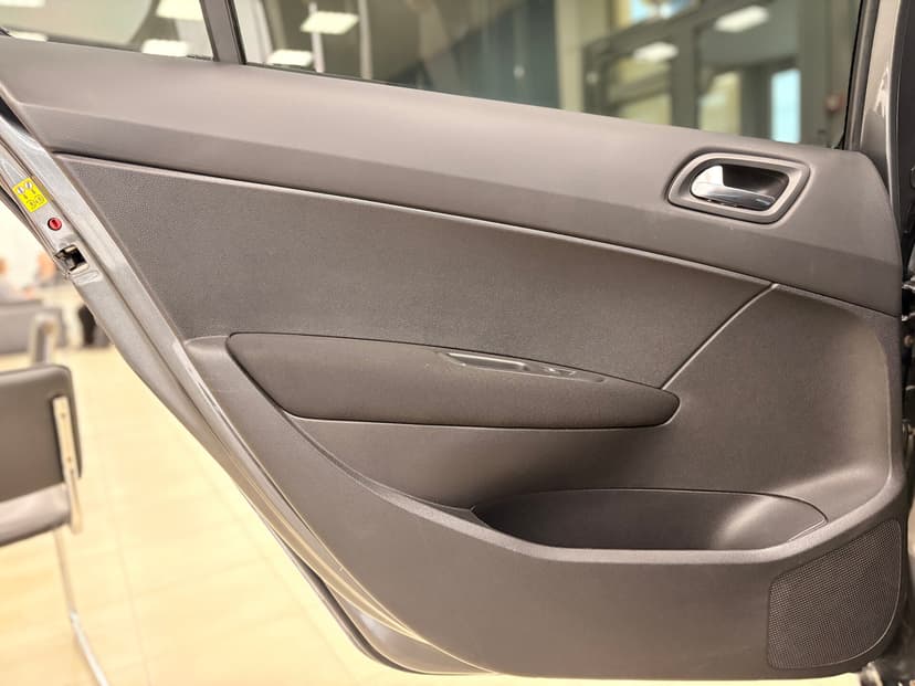 peugeot-408-2012-432-26