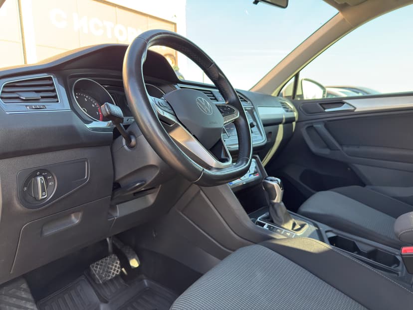 volkswagen-tiguan-2021-623-18