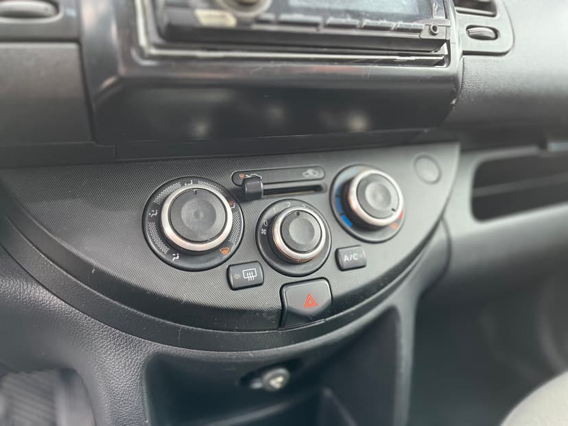 nissan-note-2011-734-14