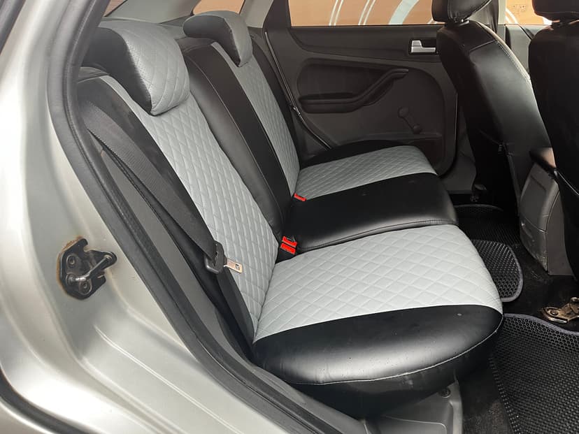 ford-focus-2007-594-18