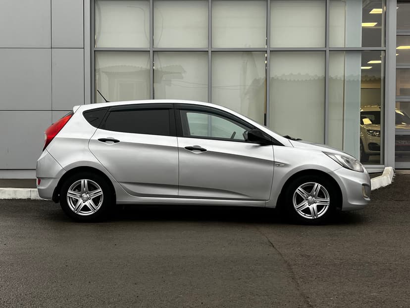 hyundai-solaris-2013-777-3