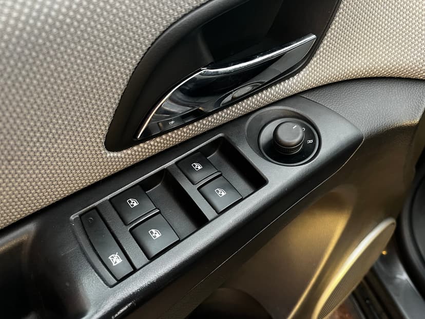 chevrolet-cruze-2011-435-17