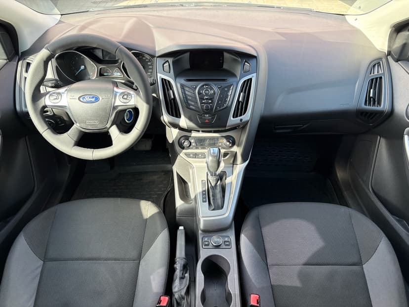 ford-focus-2013-111-7