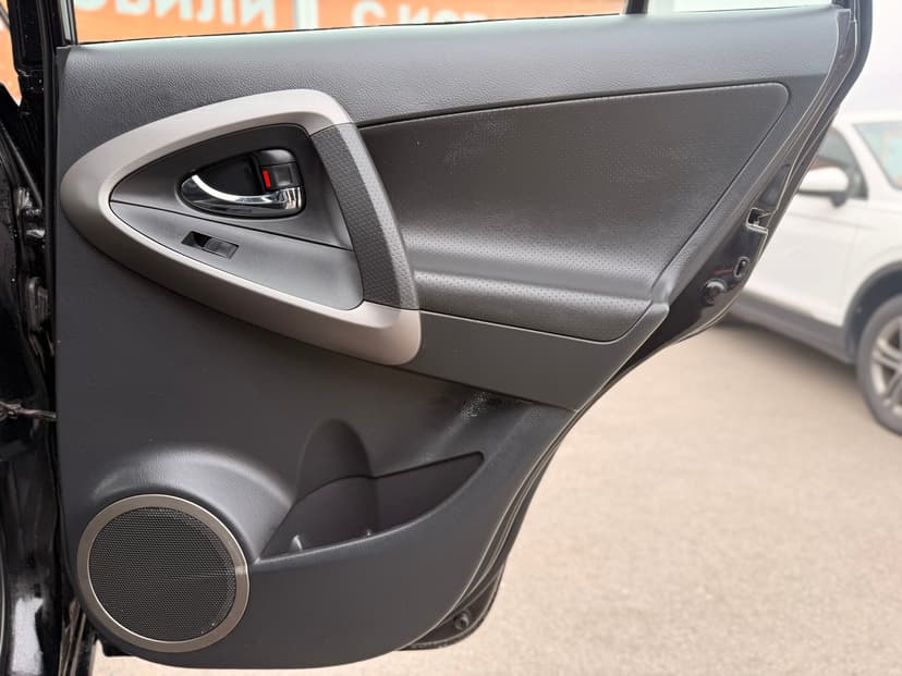 toyota-rav4-2006-867-30