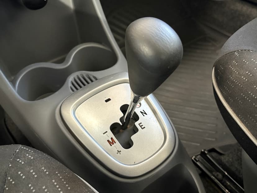 peugeot-107-2011-156-14